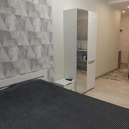 Apartmens On St. Fesenkovskaya 15 Apartment คาร์คิฟ ภายนอก รูปภาพ